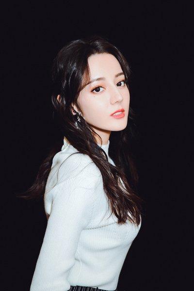 迪丽热巴王晶最新爆料,幕后故事大公开 第2张 迪丽热巴王晶最新爆料,幕后故事大公开 第2张